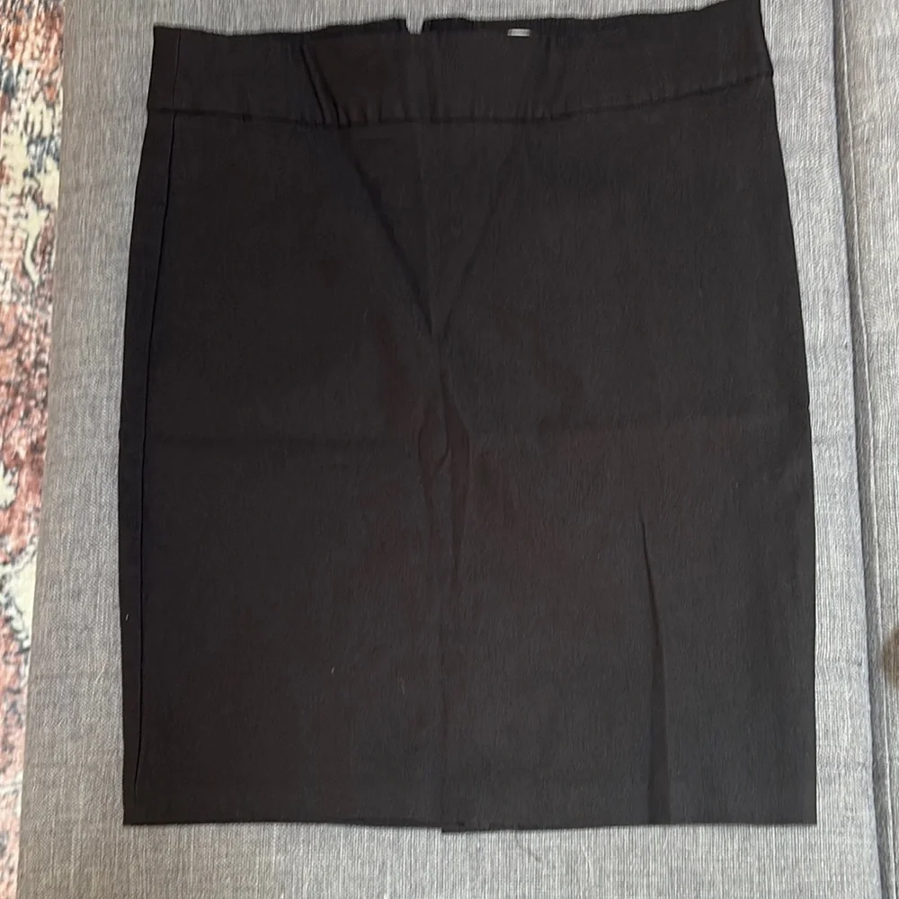 Have Brand Black Pencil Skirt Knee-Length Sz Med NWOT